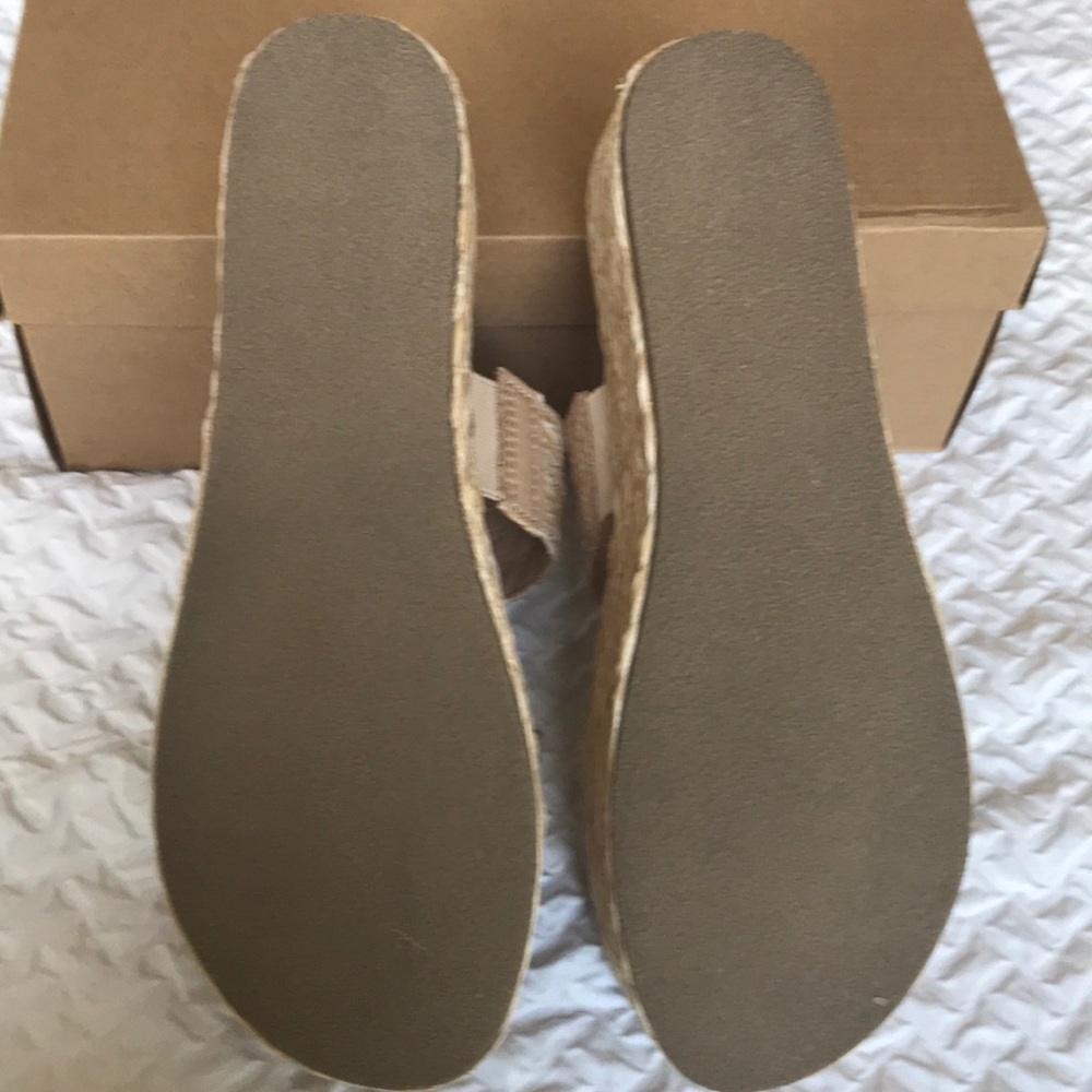 SOLD! Steve Madden Jolted Wedge Sandal - Picture 11 of 15